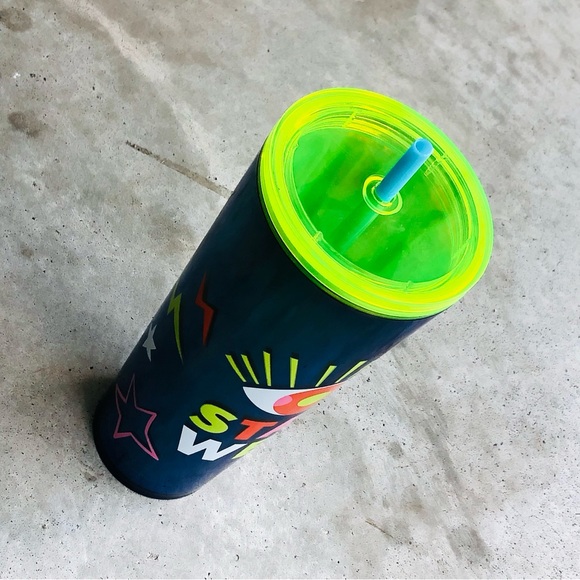 New insulated big Starbucks cup - Picture 3 of 7